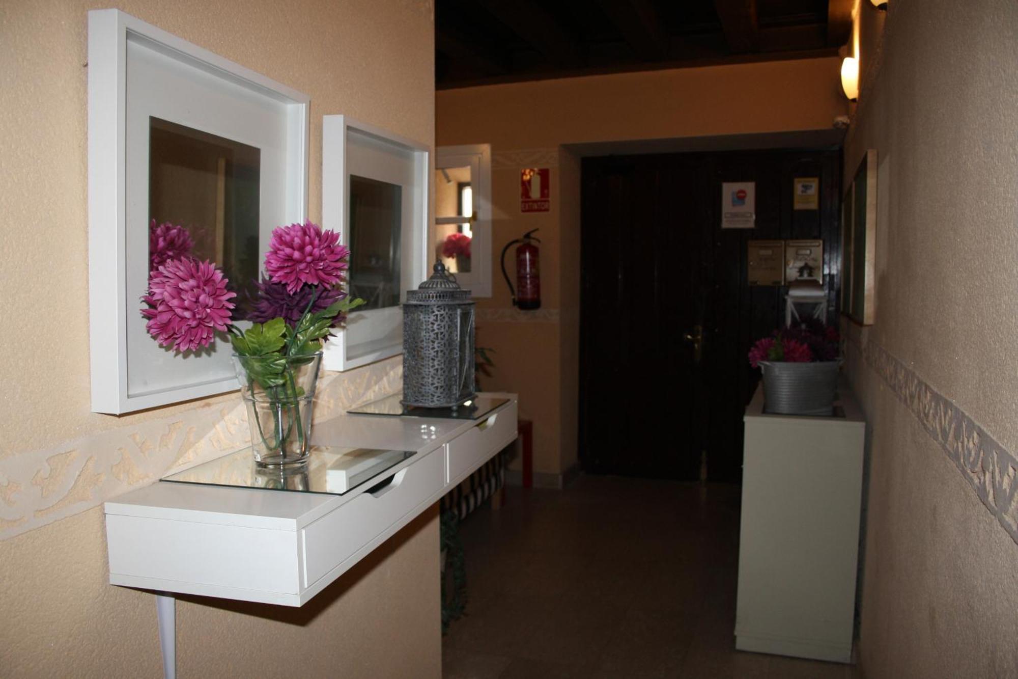 Refitoleria Apartamentos Segovia Bagian luar foto