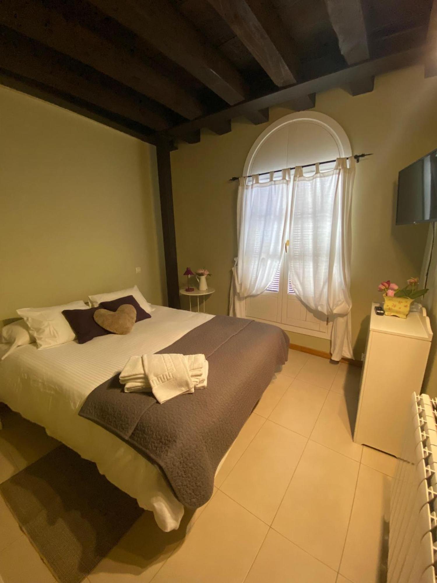 Refitoleria Apartamentos Segovia Bagian luar foto